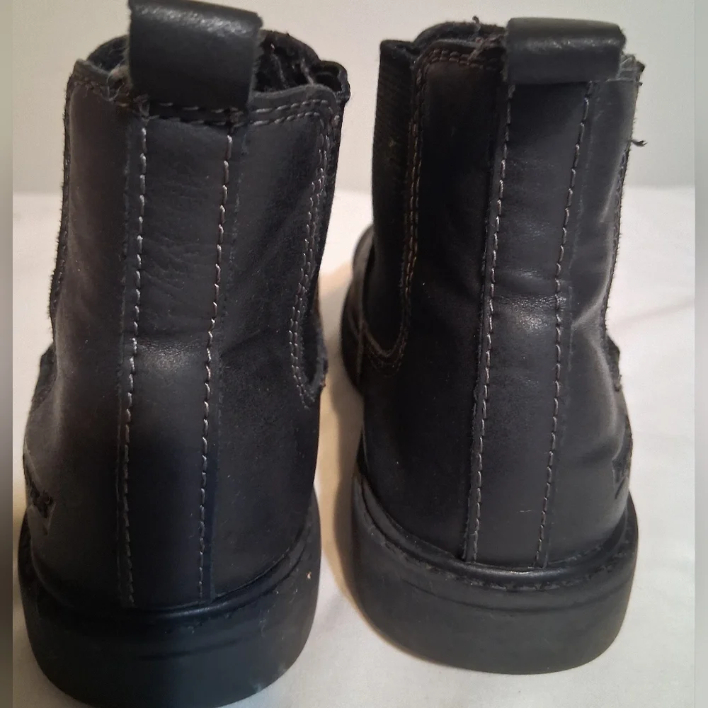Levi's Kids Black Chelsea Boots Slip On Ankle Booties Size 12 Outdoor Play Activ